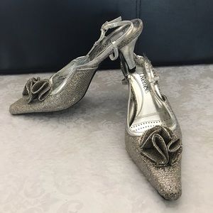 J.Renee Glitter Fabric Heel.  👠